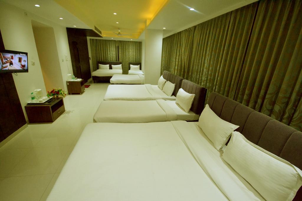 Hotel City Heart Ширди Экстерьер фото