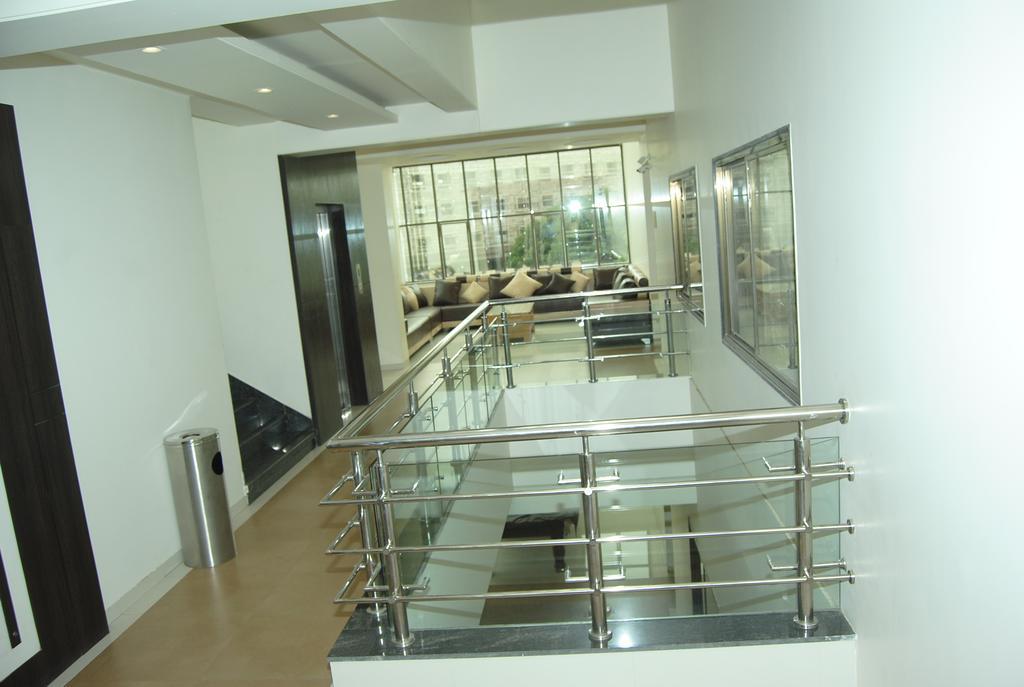 Hotel City Heart Ширди Экстерьер фото